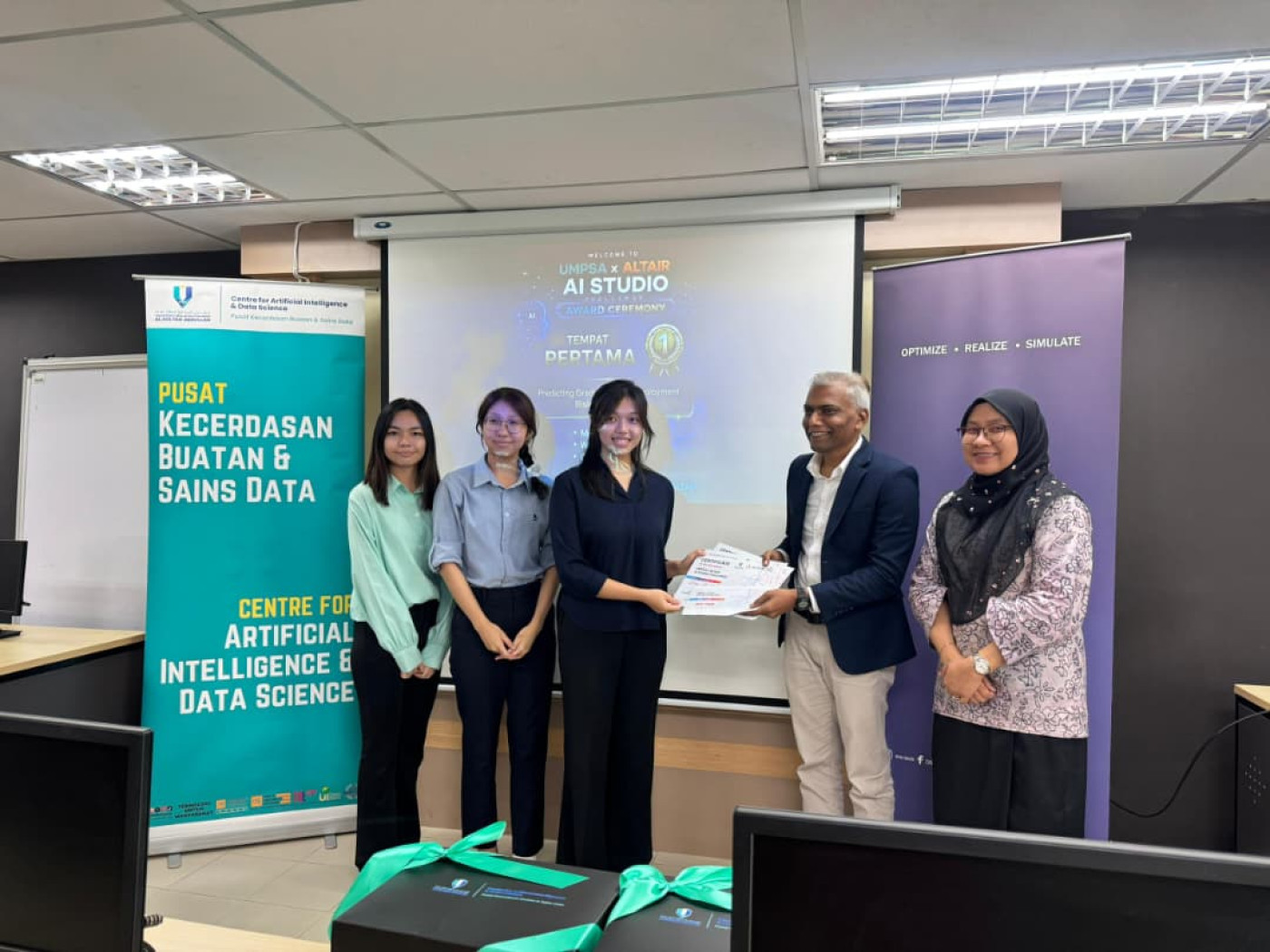 PSM Data Analytics students won first place in UMPSA Altair AI Studio Challenge